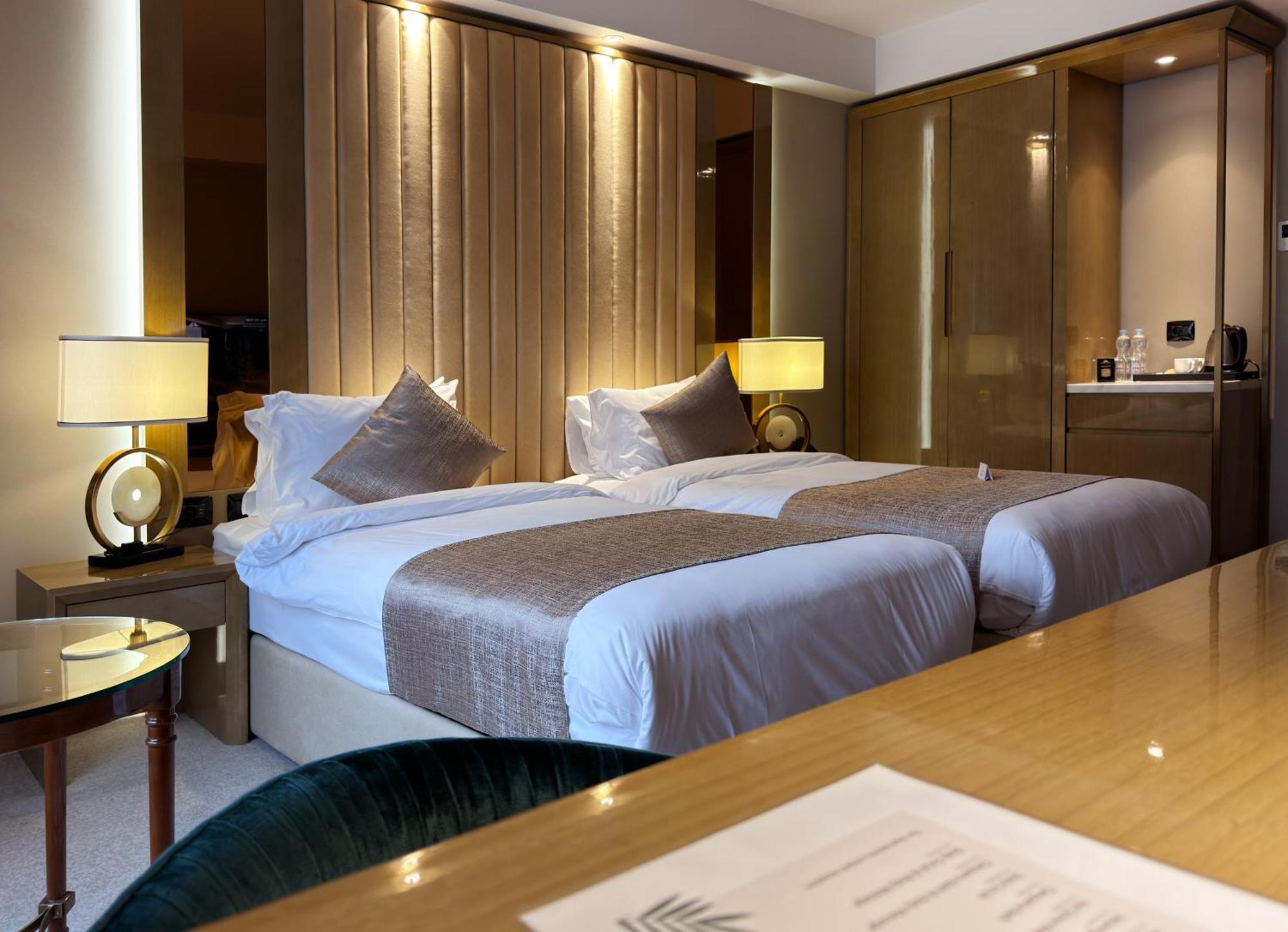 Marjan Plaza Hotel Tbilisi Bagian luar foto